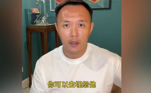 锻炼二头肌的健身器材与动作指南